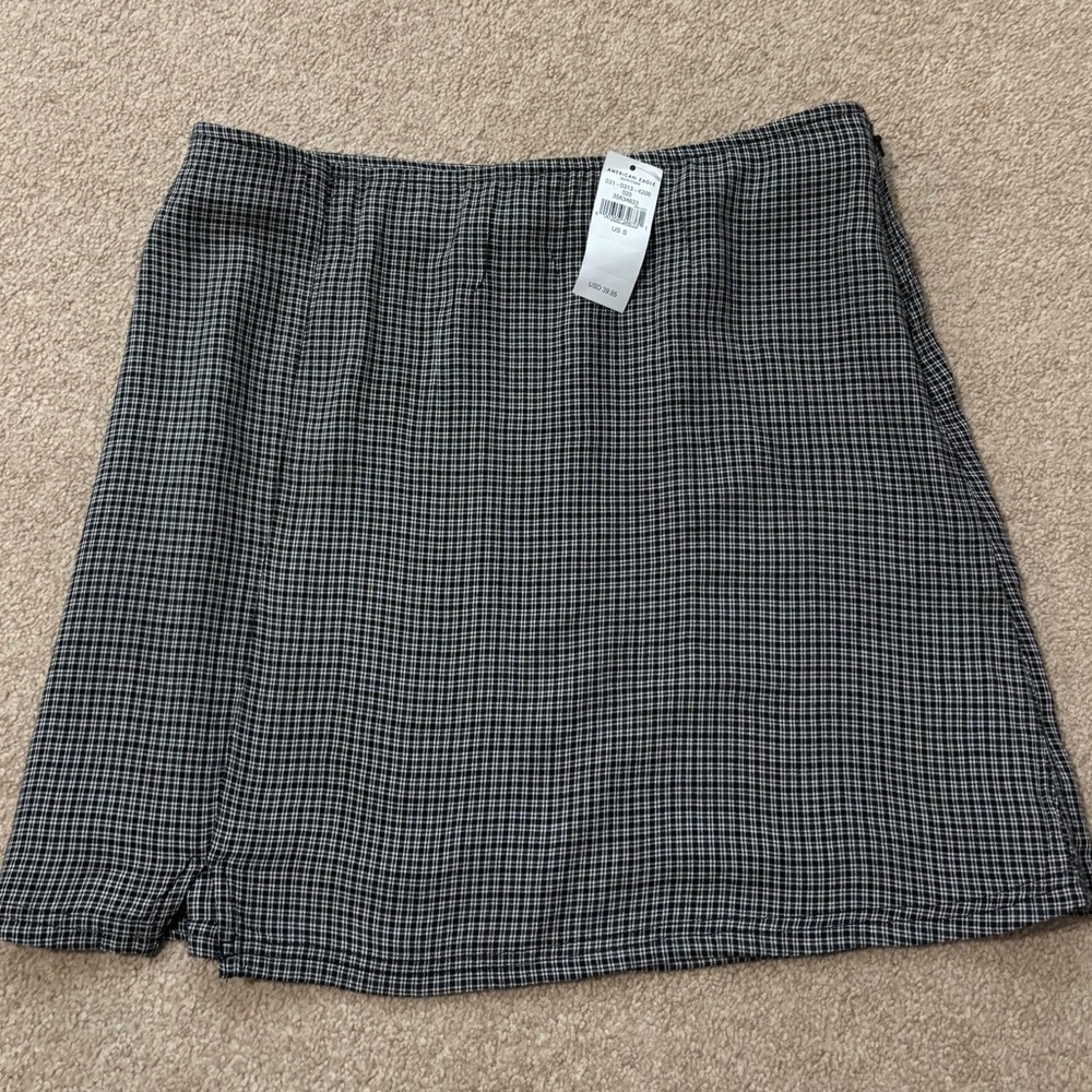 NWT American Eagle Classic Black and White Checkered Skirt - Small